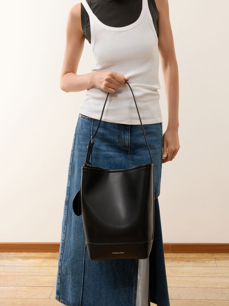 Enola Elongated Bucket Bag, Noir, hi-res