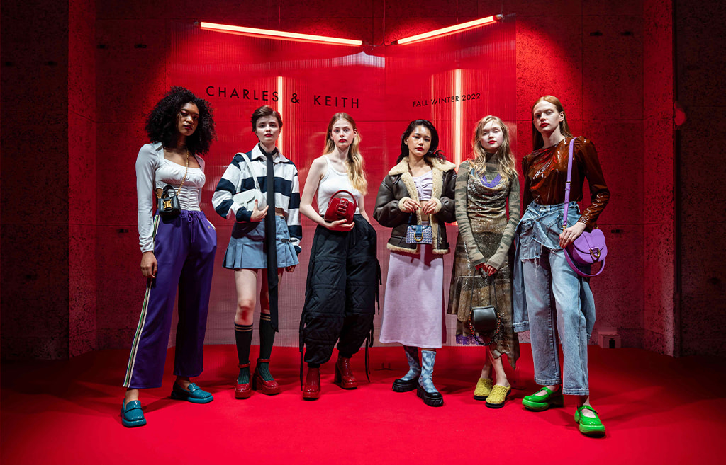 Lula Patent Block Heel Boots Lula Patent Belted Bag, both in red – CHARLES & KEITH