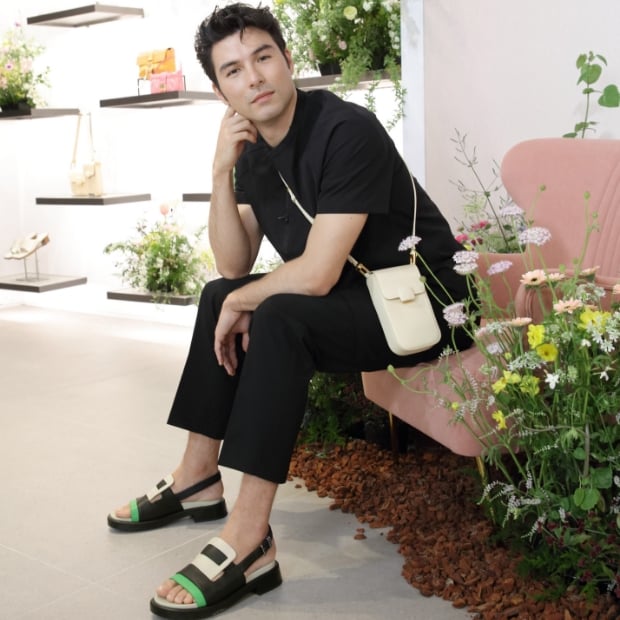 - CHARLES & KEITH