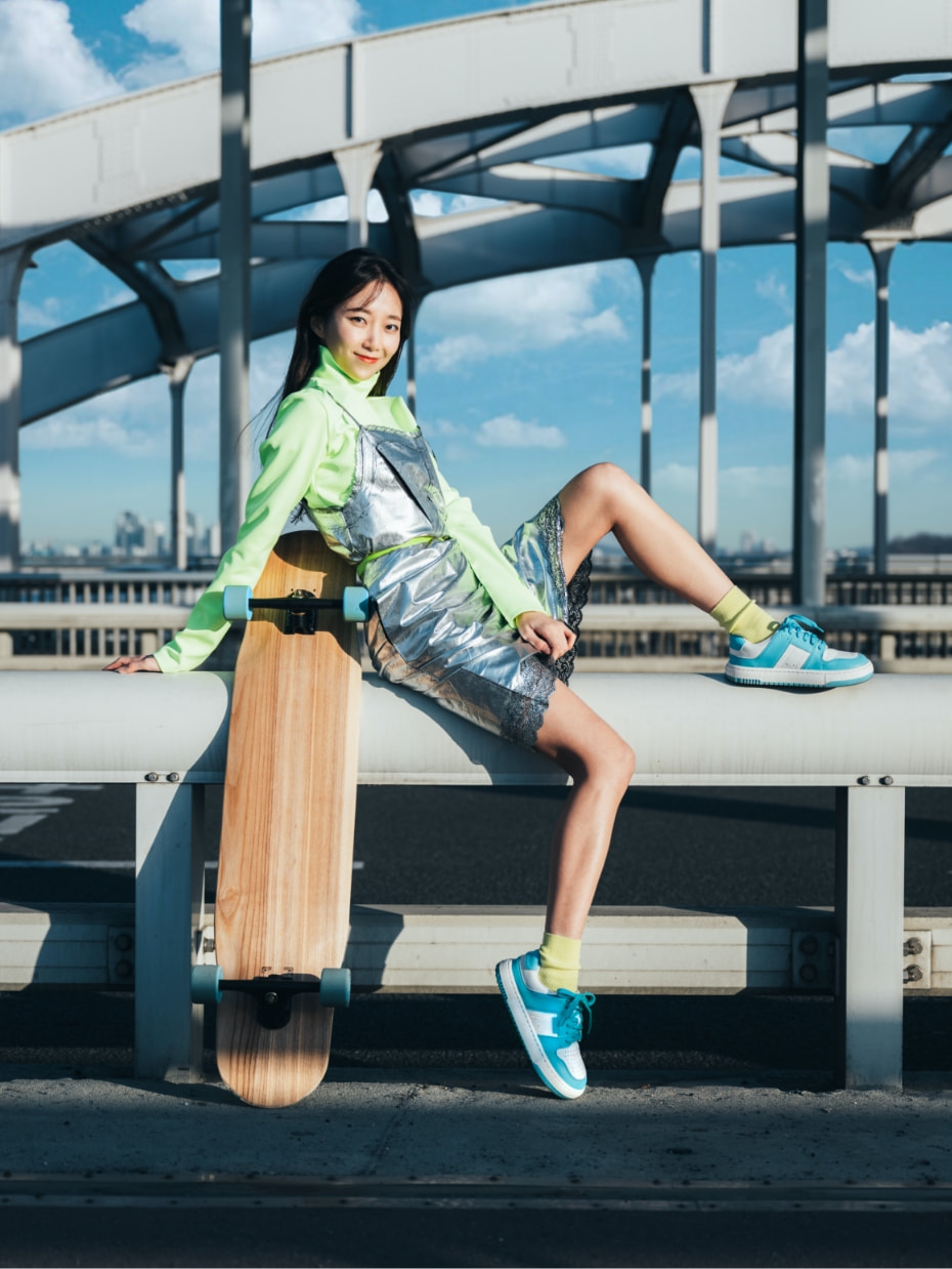 Women’s two-tone low-top sneakers in blue, as seen on Ko Hyojoo - CHARLES & KEITH