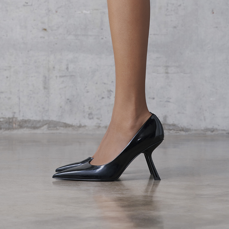 Women’s Patent Slant-Heel Pointed-Toe Pumps in black - CHARLES & KEITH