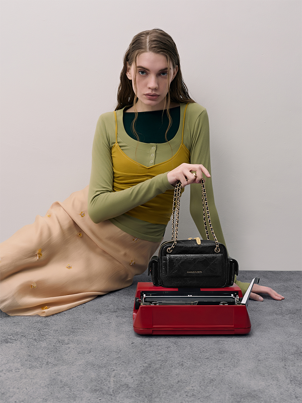 Tomato Red Paffuto Quilted Wallet On Chain   - CHARLES & KEITH 