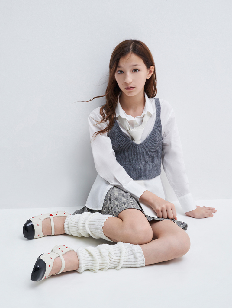 - CHARLES & KEITH