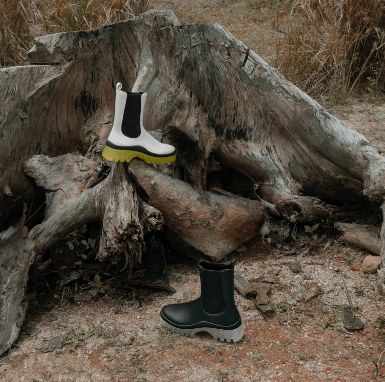 Women’s clear sole Chelsea boots in black and white - CHARLES & KEITH