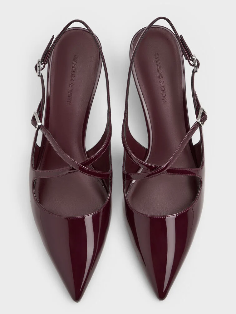 Pointed-toe heels create the illusion of longer legs with their elongated and polished silhouette.