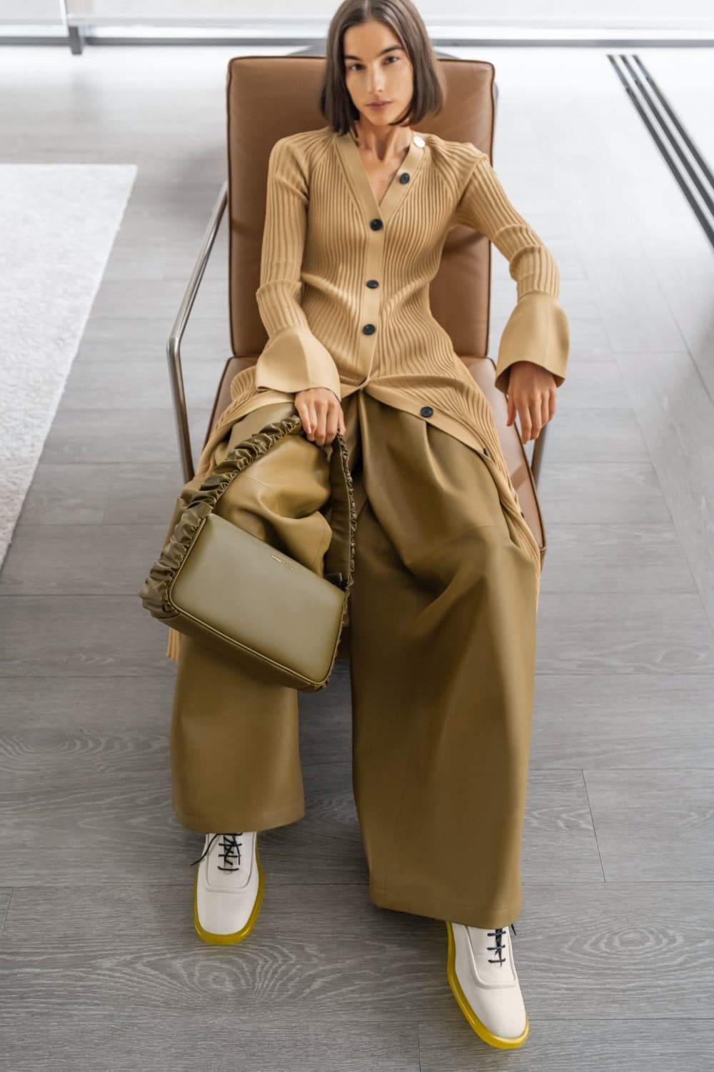 Women’s Charlot crossbody bag in navy – CHARLES & KEITH