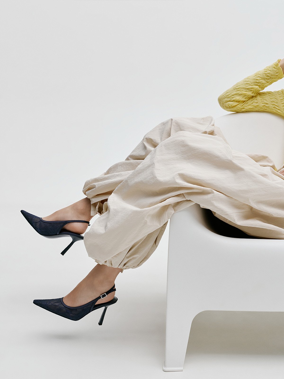 Larsen Buckle-Strap Hobo Bag - Noir - CHARLES & KEITH