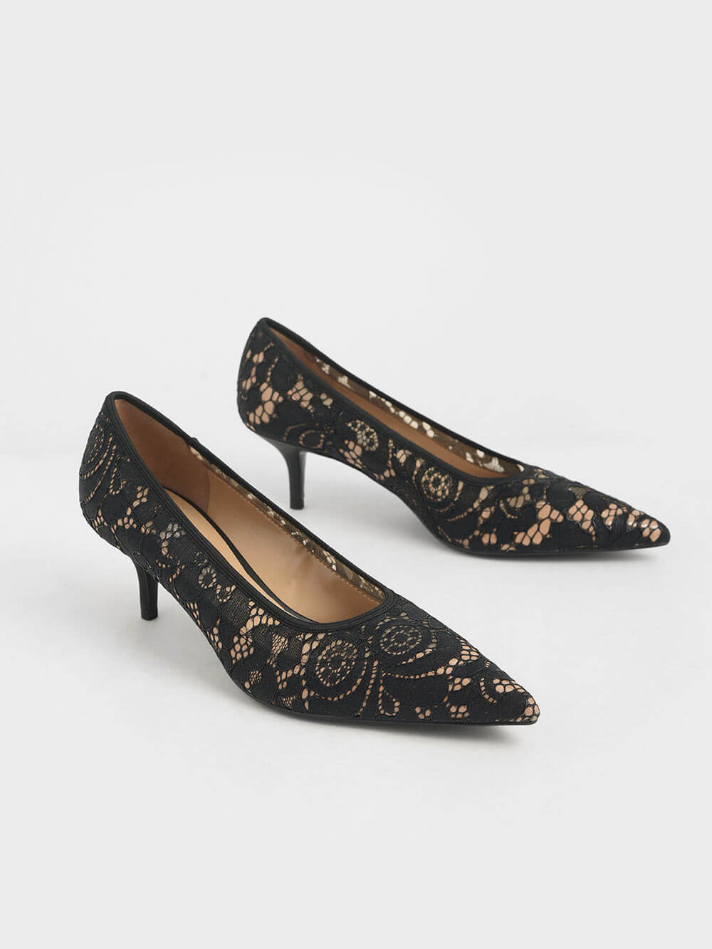 Lace Pointed Pumps