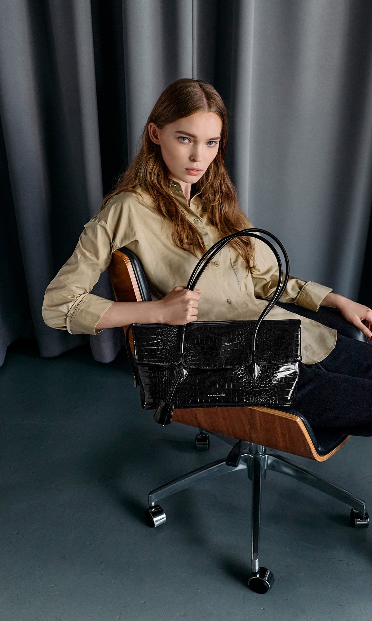 Black Croco Aveline Croc-Effect Front-Flap Shoulder Bag - CHARLES & KEITH