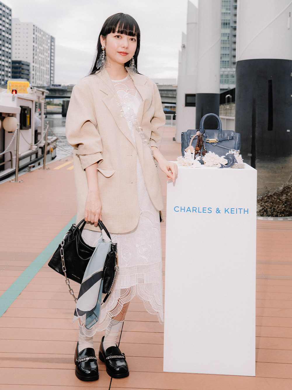 Women’s Delfina chain tote bag, as seen on Shiori Takesue - CHARLES & KEITH