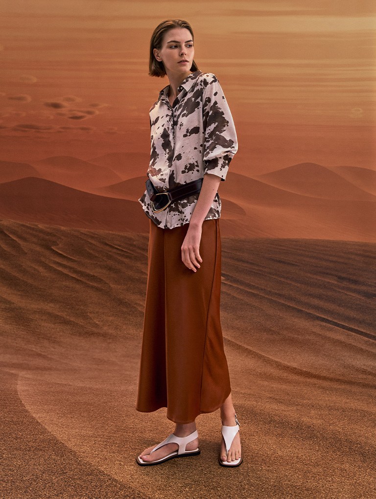 V Wide-Strap Buckled Thong Sandals – CHARLES & KEITH