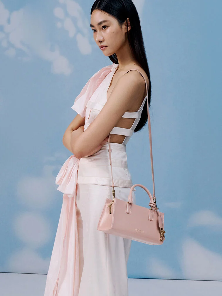 A light pastel pink tote bag will complement Cloud Dancer, Pantone’s 2026 Colour of the Year, beautifully.  