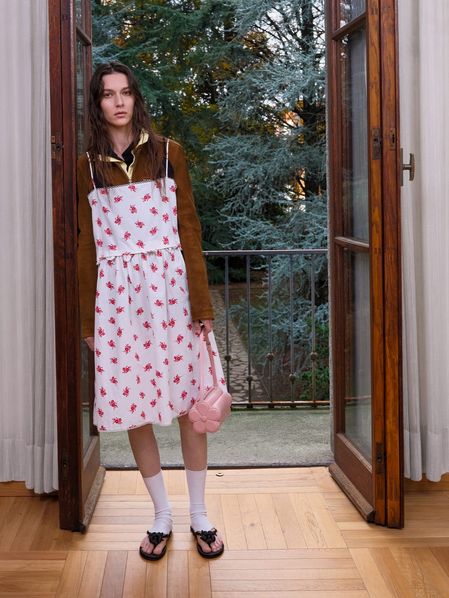 Black Textured Puffy Flower Thong Sandals- CHARLES & KEITH