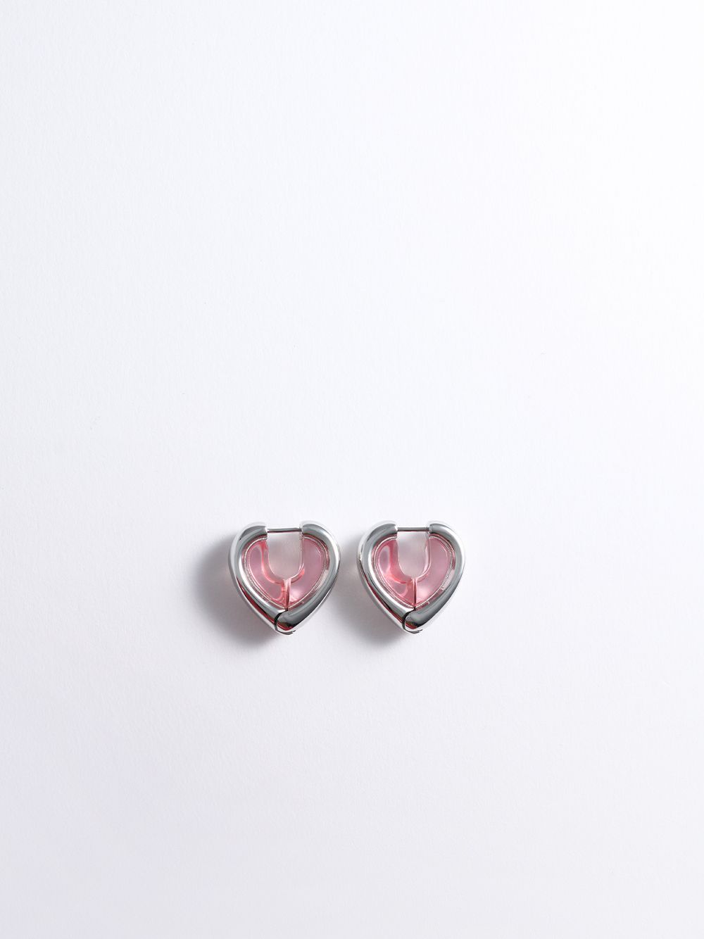 Women's Annalise Resin Heart Huggie earrings in pink - CHARLES & KEITH