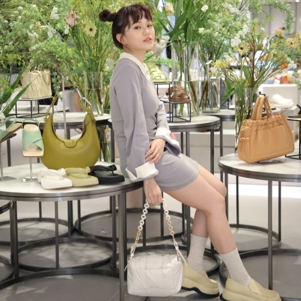 - CHARLES & KEITH