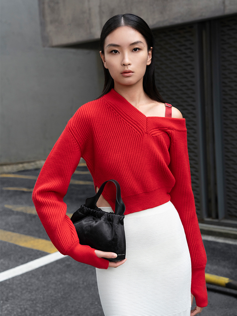  - CHARLES & KEITH