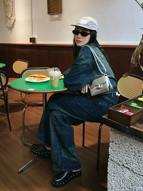  - - CHARLES & KEITH