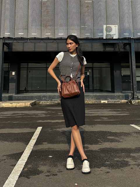 - - CHARLES & KEITH