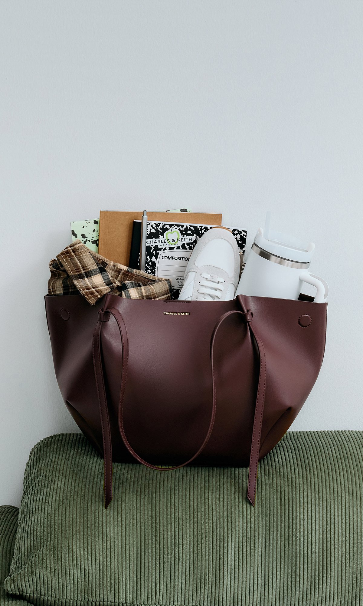 Larsen Buckle-Strap Hobo Bag - Noir - CHARLES & KEITH