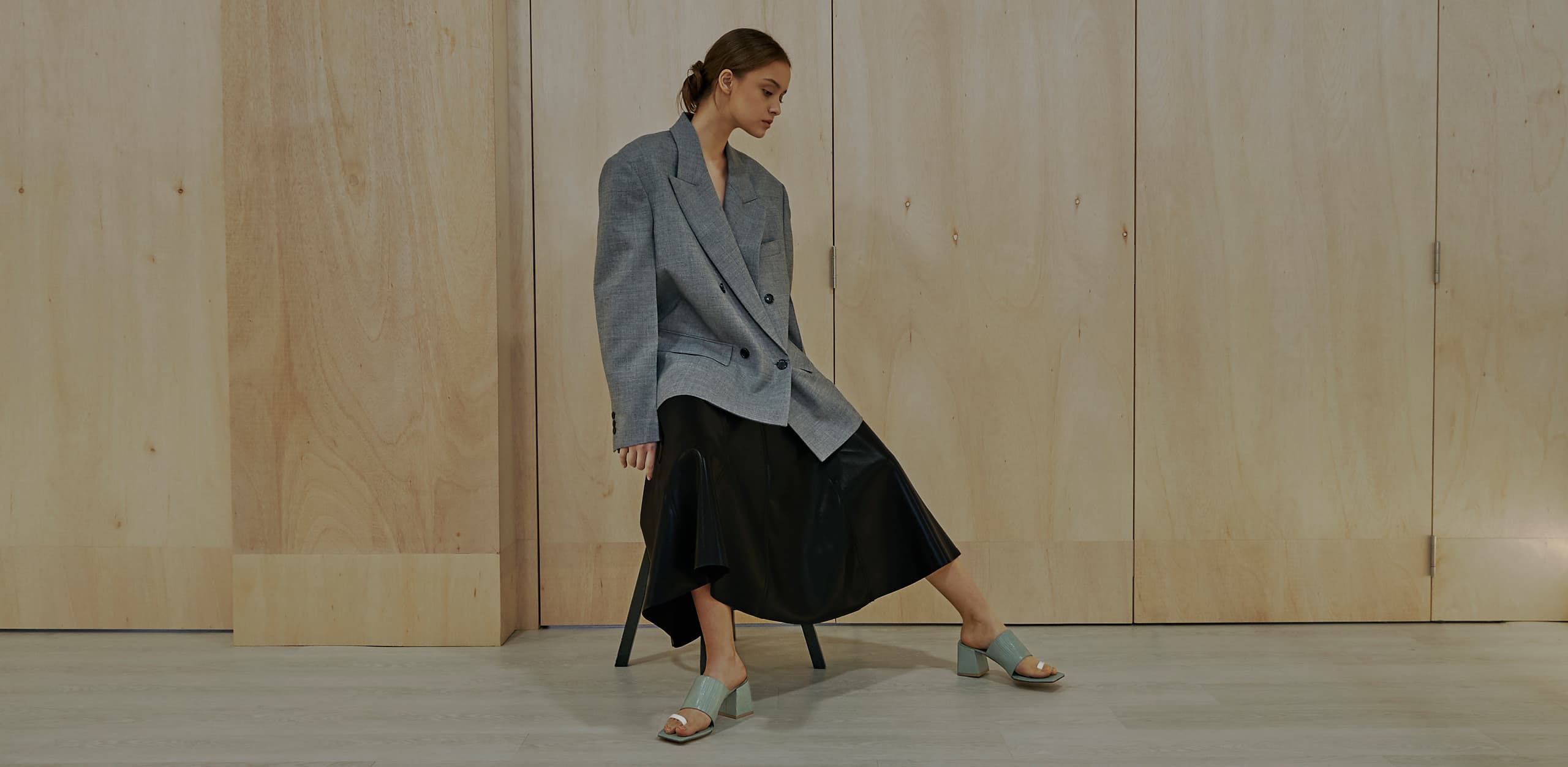Women’s snake print block heel mules in green – CHARLES & KEITH - Web