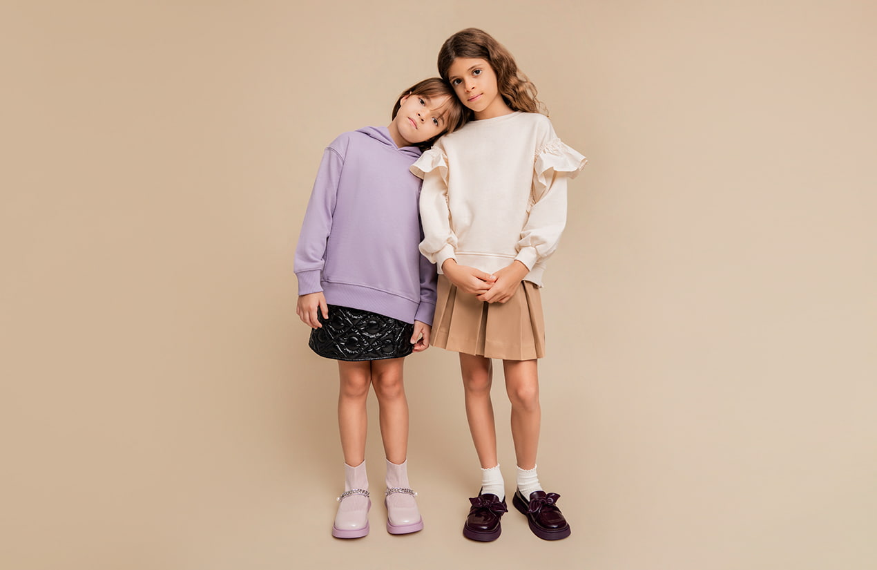 Girls’ chain-link knitted sock boots and patent bow loafers – CHARLES & KEITH