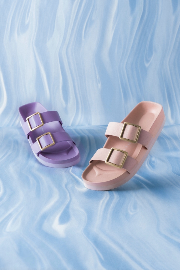 Women’s Metallic Buckle Slide Sandals in purple and light pink - CHARLES & KEITH