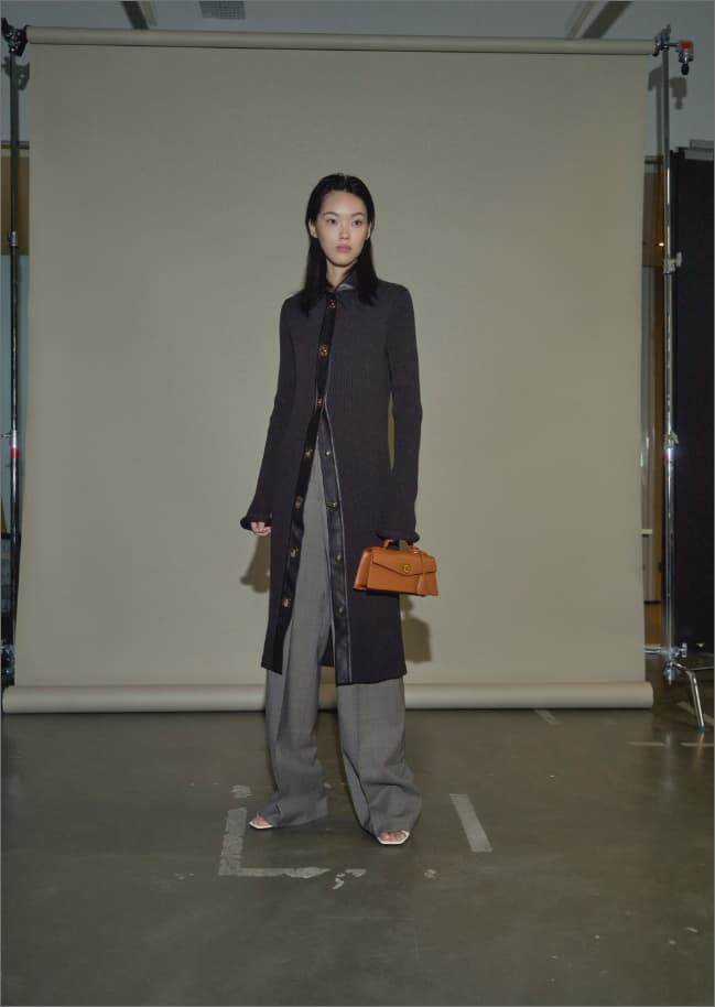 Women’s leather chain link mules and trapeze top handle bag in cognac – CHARLES & KEITH