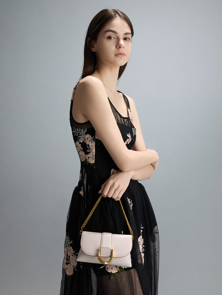 Women’s Gabine crossbody bag in pink – CHARLES & KEITH