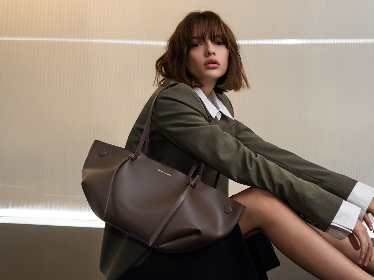 【CHARLES & KEITH】 Calla トートバッグ ダークモス The Calla Tote Bag Guide | CHARLES & KEITH UK