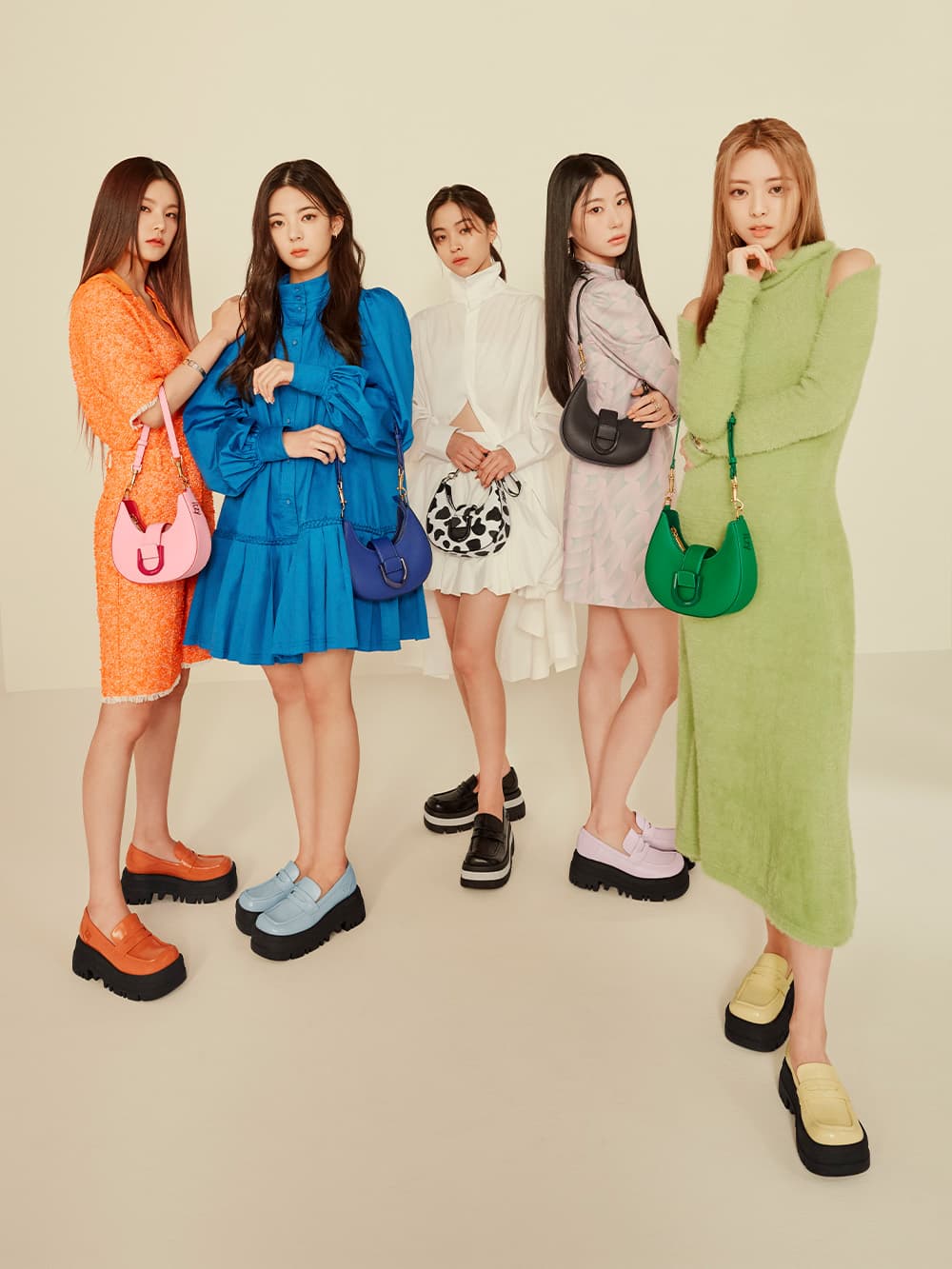 チャールズ&キース ITZY x CHARLES & KEITH Collection | Winter 2022 | CHARLES & KEITH UK