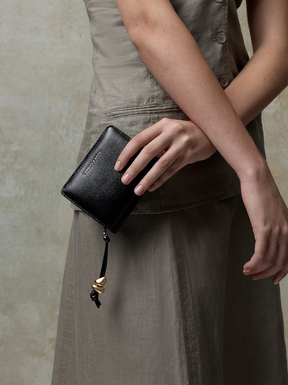 Cream Arrietty Quilted Bow-Heart Charm Belted Card Holder - CHARLES & KEITH