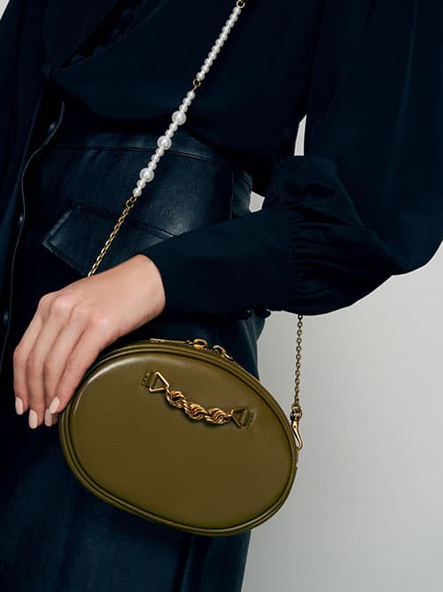 charles and keith turn lock tote bolsa