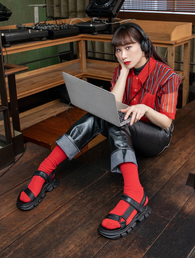 Women’s Grosgrain Sports Sandals in black, as seen on Mademoiselle Yulia - CHARLES & KEITH