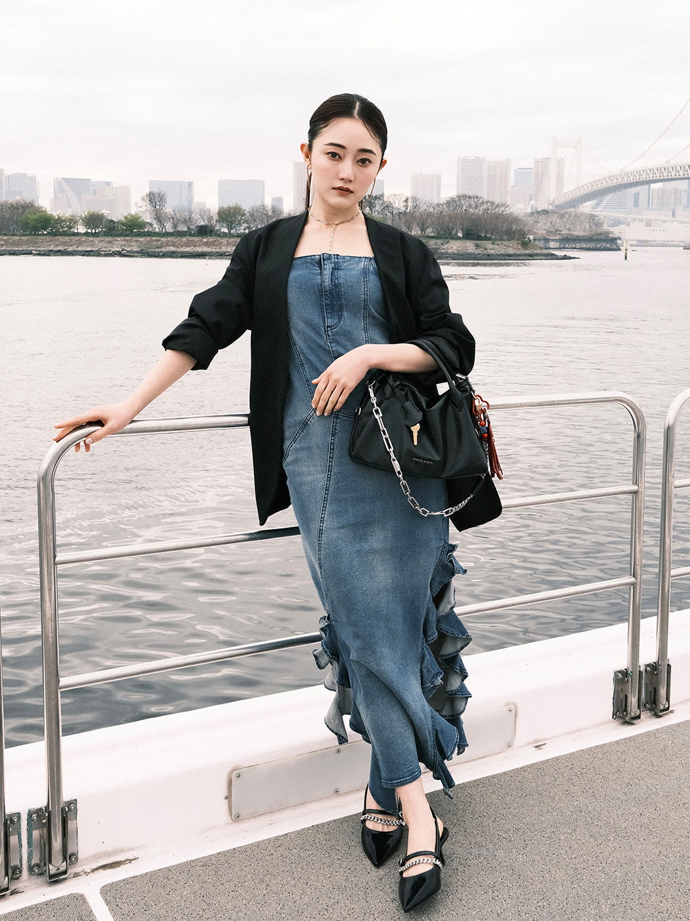 Women’s Delfina chain tote bag, as seen on Mitsuki Shiina - CHARLES & KEITH