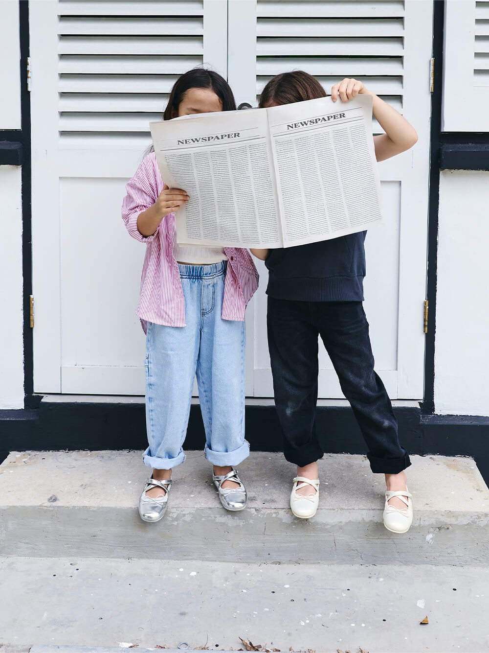 Girls' Metallic Crossover Mary Jane Sneakers in silver and Girls' Pearlescent Crossover Mary Jane Sneakers in chalk - CHARLES & KEITH