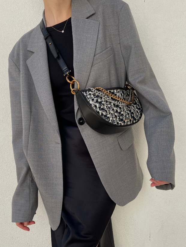 Women’s tweed curved crossbody bag in navy, as seen on Jess Alizzi - CHARLES & KEITH