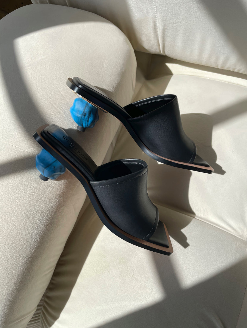 Women’s jacquard sculptural heel mules in black - CHARLES & KEITH