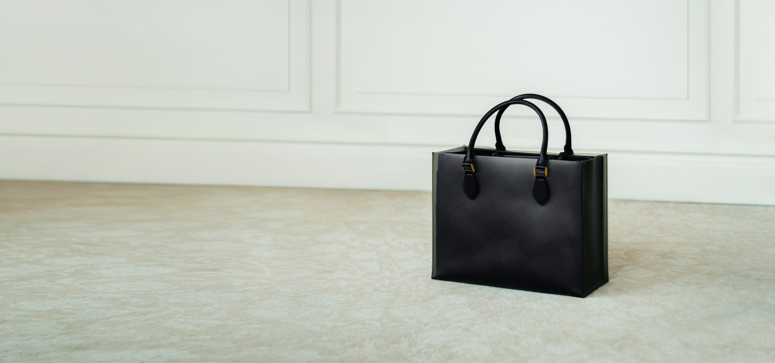 Women’s woven double top handle bag in black - CHARLES & KEITH