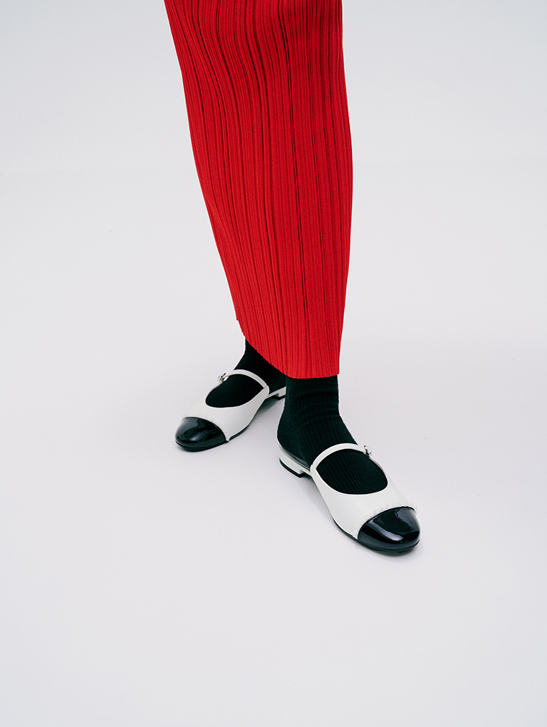 Women’s pearl-embellished cap-toe flat mules (close up) - CHARLES & KEITH