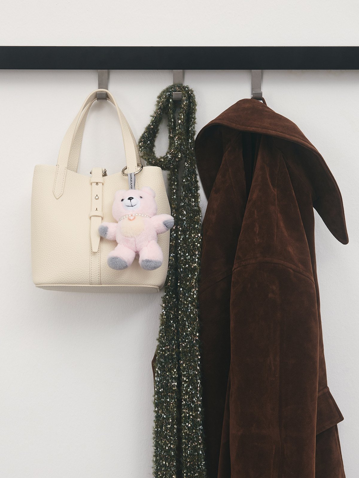 Dodie Heart-Necklace Pink Bear Charm – CHARLES & KEITH