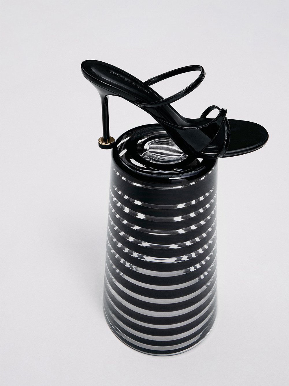 Black Wynn Patent Crossover Sculptural-Heel Strappy Mules -  CHARLES & KEITH