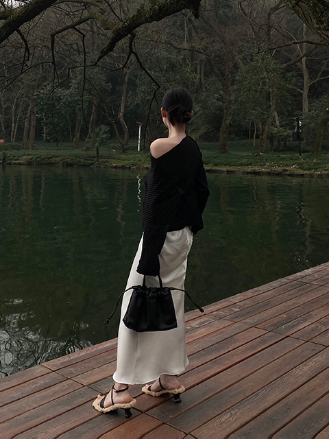  - - CHARLES & KEITH