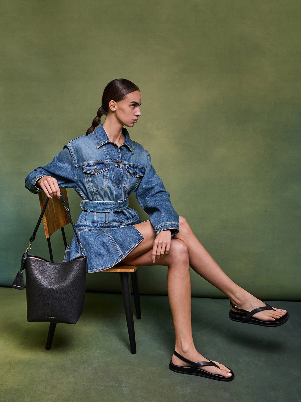 Beryl Bucket Bag in noir - CHARLES & KEITH