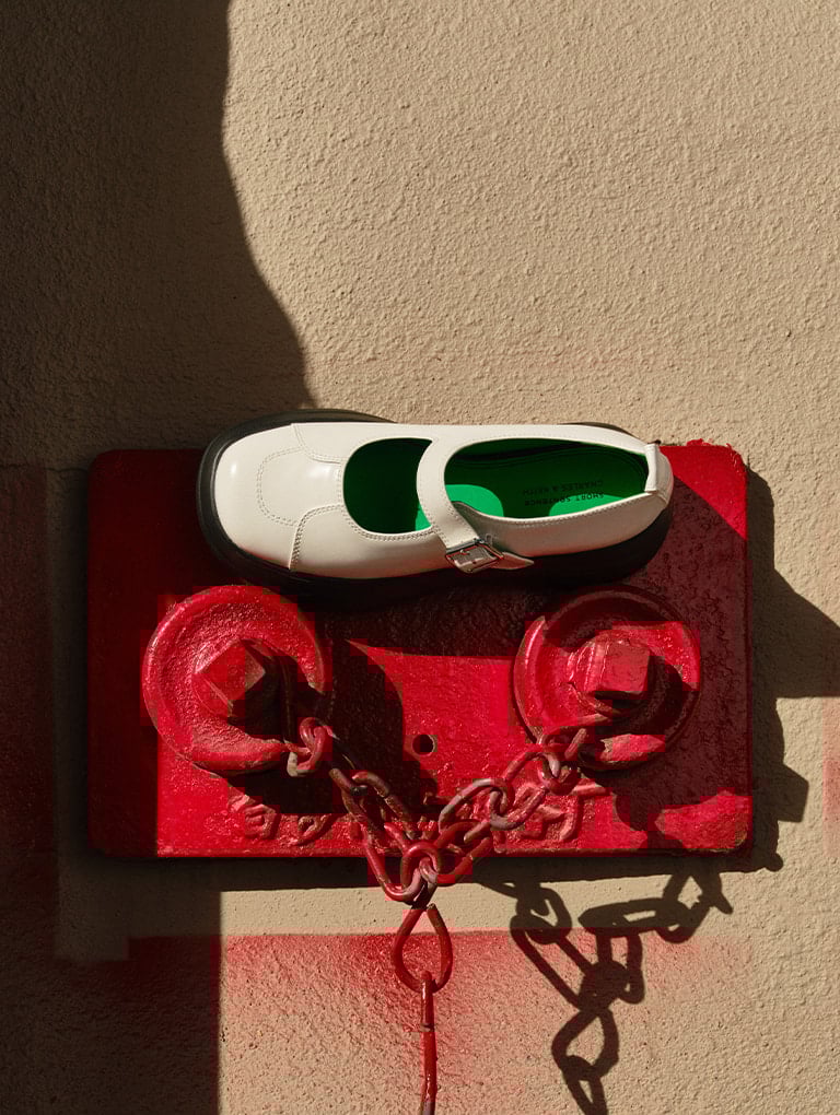 Women’s curved platform Mary Janes in chalk from the Short Sentence x CHARLES & KEITH collection – CHARLES & KEITH