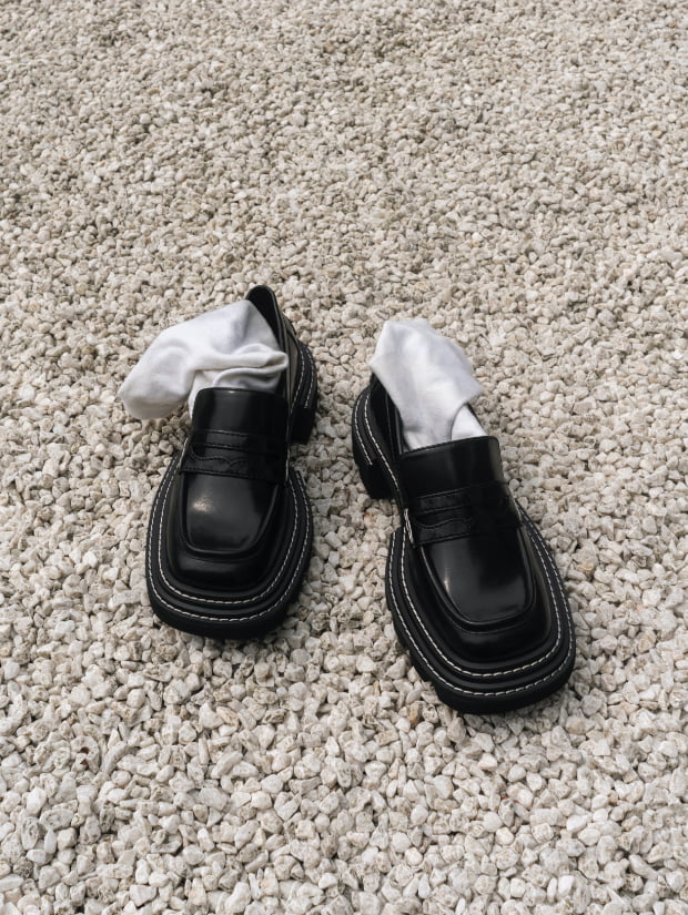 Women’s Perline chunky penny loafers in black - CHARLES & KEITH