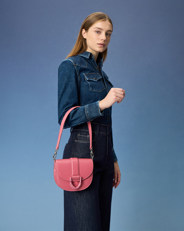 Beg jenama hotsell charles & keith