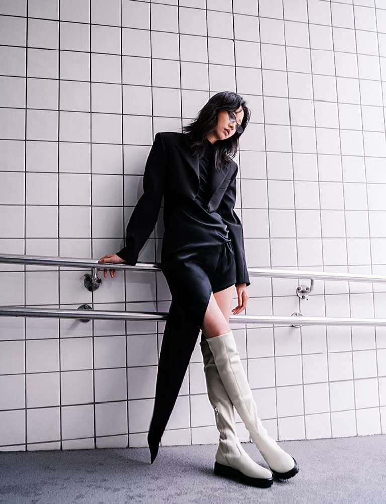 Women’s thigh-high platform boots in chalk – CHARLES & KEITH