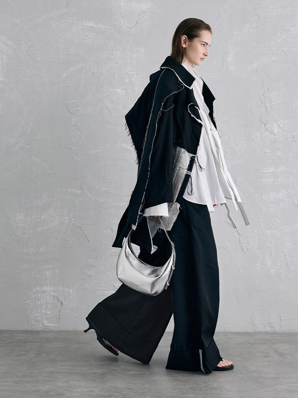 Women’s Bryna Metallic Curved Hobo Bag in silver - CHARLES & KEITH