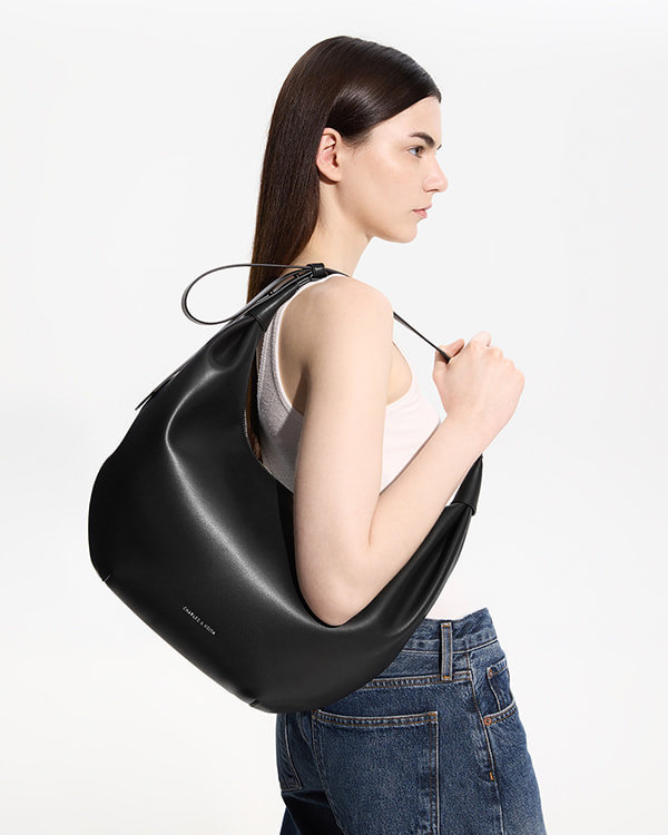 Women’s Noir Odella Curved Hobo Bag - CHARLES & KEITH