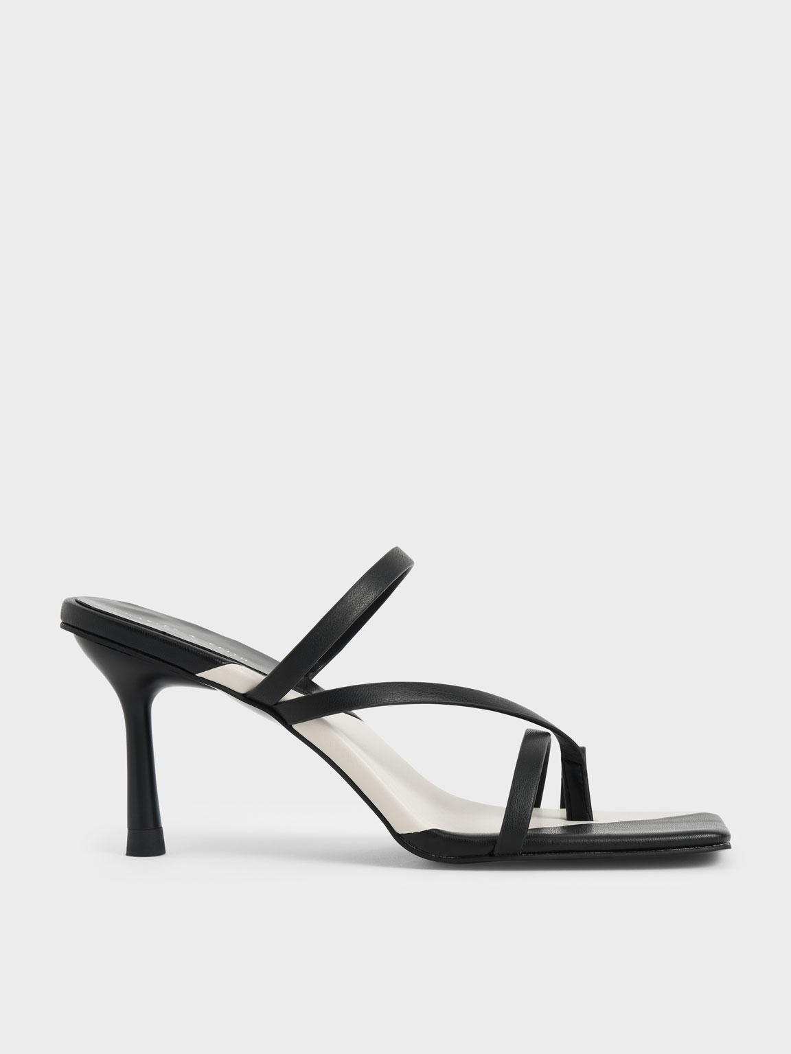 

Strappy Toe Ring Sandals